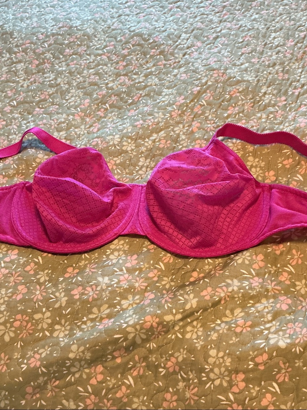 Wacoal Fuchsia Lace-Detail Underwire Bra for Women 34G